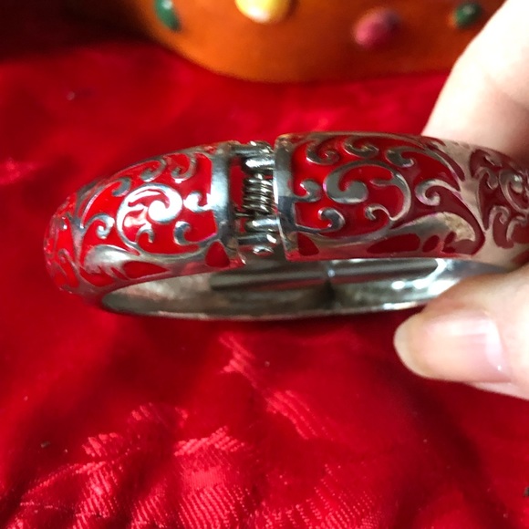Vintage silver and red cuff bracelet - Picture 4 of 7